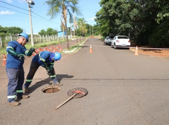 Águas Andradina e Águas Castilho Alertam sobre Riscos de Redes Cruzadas em Dias de Chuva