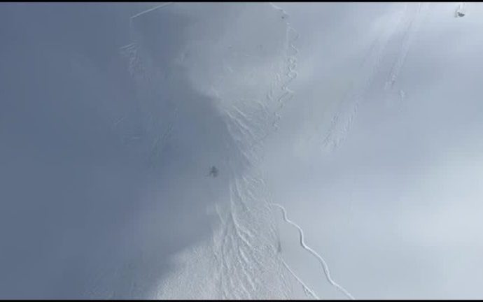 AVALANCHE NA ITÁLIA: TRÊS MORTES CONFIRMADAS AVALANCHE NA ITÁLIA: TRÊS MORTES CONFIRMADAS