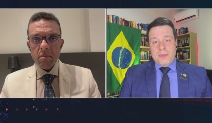 DEBATE SOBRE ESCOLAS DE SAMBA E CRÍTICAS EVANGÉLICAS