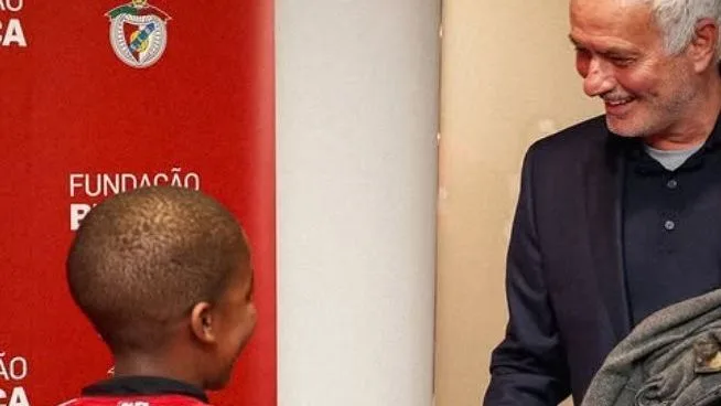 Benfica e Polêmica com Ação Inclusiva: Críticas e Racismo em Debate