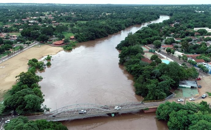 ALERTA DE EMERGÊNCIA: RIOS TAQUARI E AQUIDAUANA EM RISCO ALERTA DE EMERGÊNCIA: RIOS TAQUARI E AQUIDAUANA EM RISCO
