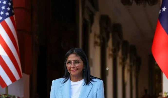 VENEZUELA: DELCY RODRÍGUEZ FORTALECE RELAÇÕES COM EUA