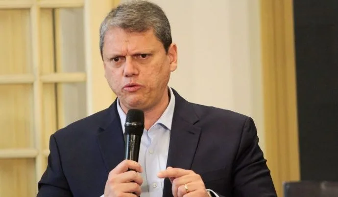 Tarcísio de Freitas se Pronuncia sobre Investigação de Felício Ramuth