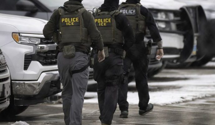 ICE: ANÚNCIO DESTACA AGENTES COMO AMIGOS E VIZINHOS ICE: ANÚNCIO DESTACA AGENTES COMO AMIGOS E VIZINHOS