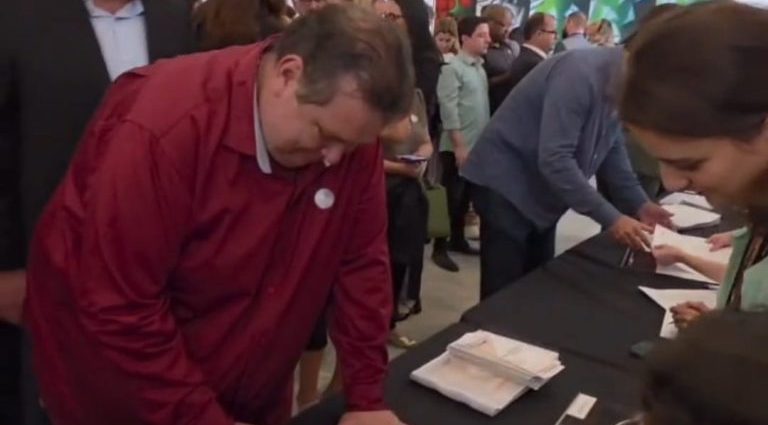 PROGRAMA BAIRRO PAULISTA: RENOVAÇÃO EM MIRANDÓPOLIS PROGRAMA BAIRRO PAULISTA: RENOVAÇÃO EM MIRANDÓPOLIS