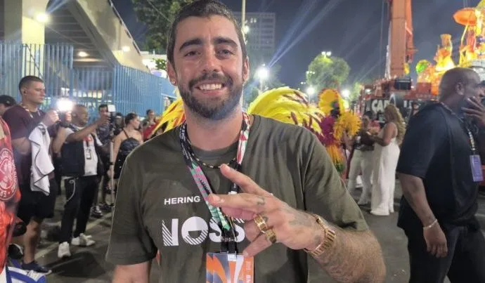 CARNAVAL: PEDRO SCOOBY PRESTIGIA CINTIA DICKER NO SALGUEIRO CARNAVAL: PEDRO SCOOBY PRESTIGIA CINTIA DICKER NO SALGUEIRO