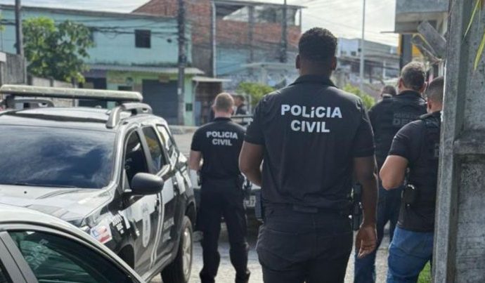 FRAUDES NA COMPRA DE ABADÁS: POLICIAL PRESO EM SALVADOR FRAUDES NA COMPRA DE ABADÁS: POLICIAL PRESO EM SALVADOR
