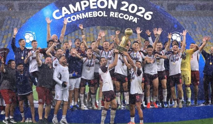 Lanús conquista a Recopa Sul-Americana ao vencer o Flamengo em emocionante partida Lanús conquista a Recopa Sul-Americana ao vencer o Flamengo em emocionante partida