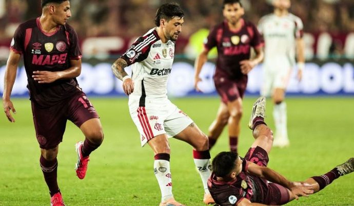 Lanús se posiciona contra o racismo e alerta torcedores para comportamentos inadequados Lanús se posiciona contra o racismo e alerta torcedores para comportamentos inadequados