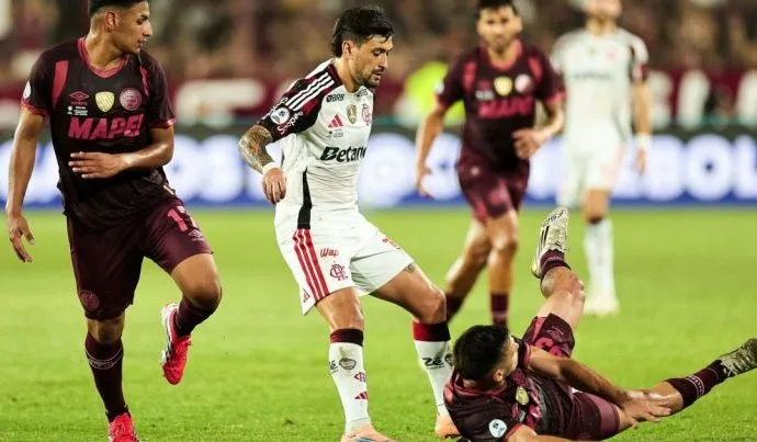 Lanús se posiciona contra o racismo e alerta torcedores para comportamentos inadequados Lanús se posiciona contra o racismo e alerta torcedores para comportamentos inadequados