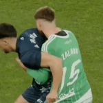 Incidente Inusitado no Futebol Espanhol: Jogador Expulso por Mordida