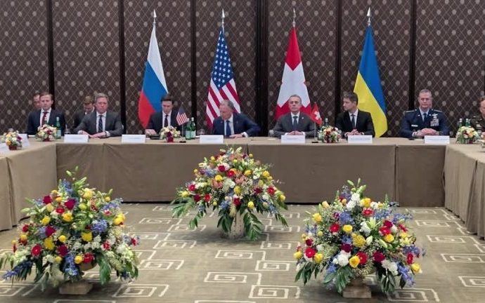 NEGOCIAÇÕES DE PAZ ENTRE RÚSSIA, UCRÂNIA E EUA