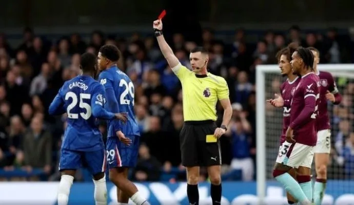 Premier League Enfrenta Crescente Onda de Racismo em um Único Fim de Semana