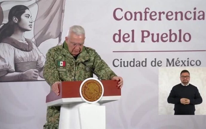 Ministro da Defesa do México Presta Homenagem a Agentes Mortos em Operação Contra Cartéis Ministro da Defesa do México Presta Homenagem a Agentes Mortos em Operação Contra Cartéis