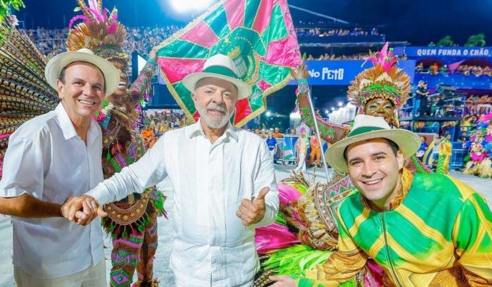 DESFILE ELEITORAL: A LEI E SUAS IMPLICAÇÕES