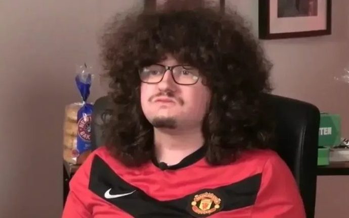 MANCHESTER UNITED: FÃ ULTRAPASSA 500 DIAS SEM CORTAR CABELO