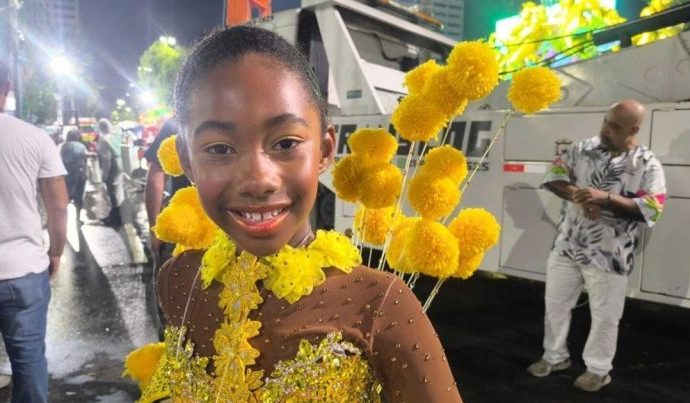 Lua Miranda: O Talento Mirim que Brilha na Mangueira Lua Miranda: O Talento Mirim que Brilha na Mangueira