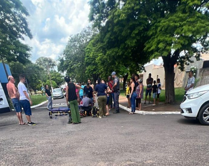 ATROPELAMENTO GRAVE EM CASTILHO: AVÔ E NETO FERIDOS ATROPELAMENTO GRAVE EM CASTILHO: AVÔ E NETO FERIDOS