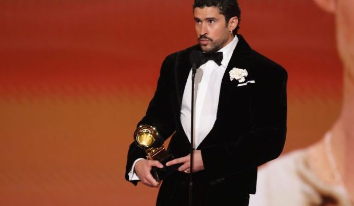 ICE: ARTISTAS CRITICAM POLÍTICAS NO GRAMMY 2026