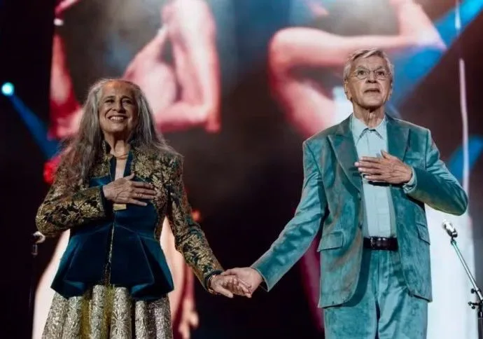 MÚSICA GLOBAL: CAETANO E BETHÂNIA BRILHAM NO GRAMMY