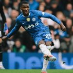 Chelsea e Burnley empatam em jogo dramático na Premier League