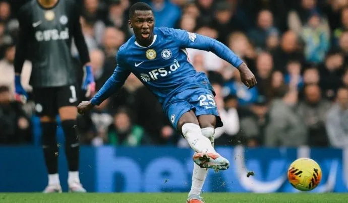 Chelsea e Burnley empatam em jogo dramático na Premier League Chelsea e Burnley empatam em jogo dramático na Premier League