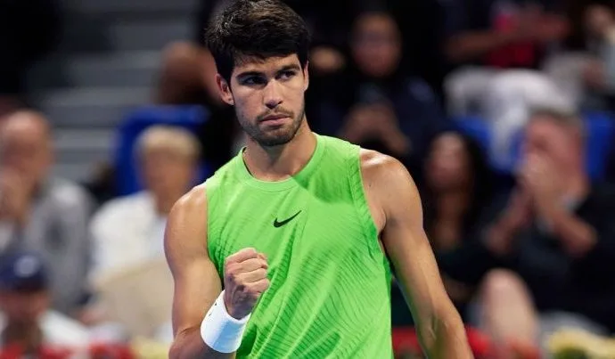 Carlos Alcaraz avança à final em Doha após vencer Andrey Rublev
