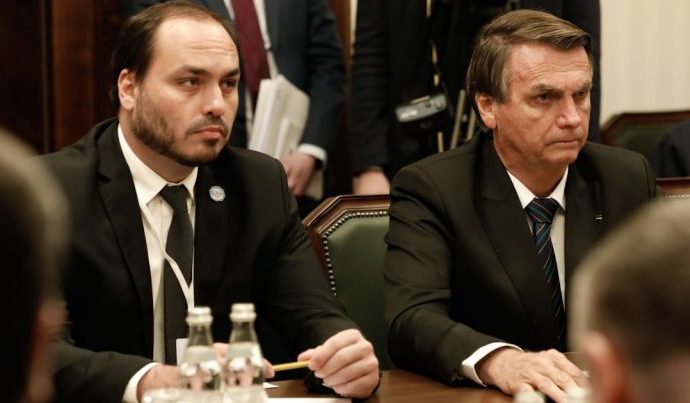 BOLSONARO: EX-PRESIDENTE PASSA MAL E É MONITORADO BOLSONARO: EX-PRESIDENTE PASSA MAL E É MONITORADO