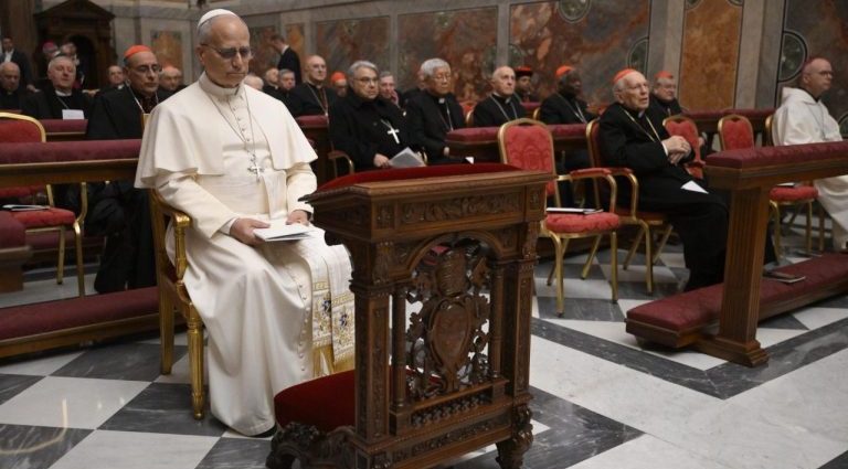 Início dos Exercícios Espirituais da Quaresma com o Papa no Vaticano