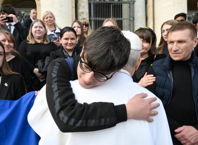 O Amor e a Esperança de Famílias na Ucrânia: Histórias de Desaparecidos e Prisioneiros