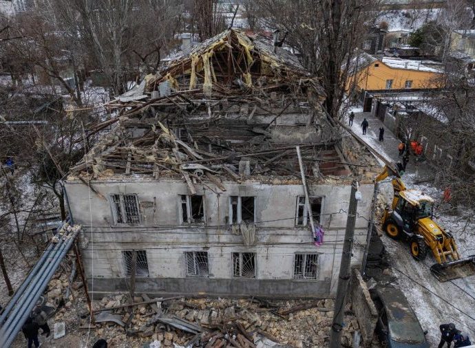 ORAÇÃO PELA UCRÂNIA: UM APELO URGENTE DO PAPA
