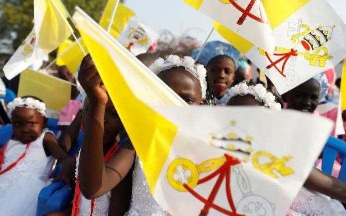 Celebrações Contemporâneas: A Recepção das Viagens do Papa Leão XIV na Europa e na África