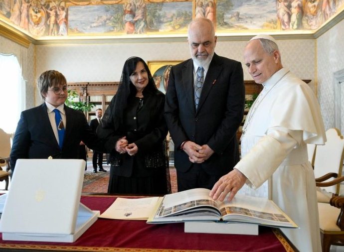 ENCONTRO ENTRE O PREMIÊ DA ALBÂNIA E O PAPA