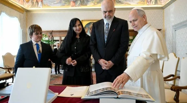 ENCONTRO ENTRE O PREMIÊ DA ALBÂNIA E O PAPA