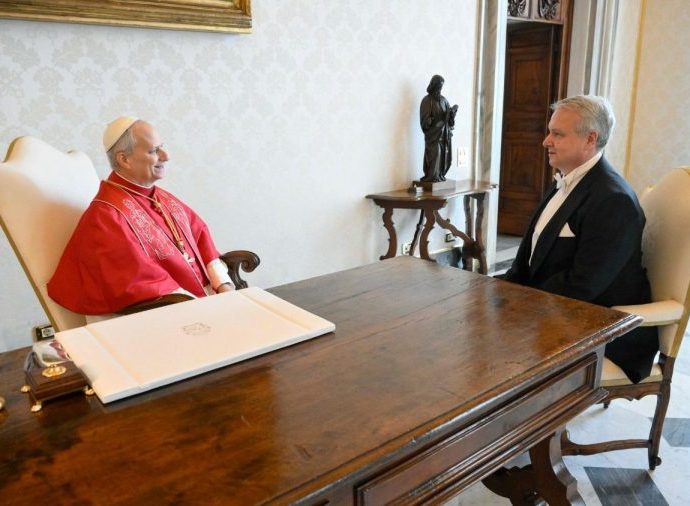 EMBAIXADOR DA HUNGRIA: ENCONTRO COM O PAPA NO VATICANO