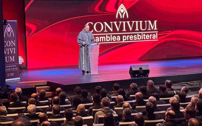 ASSEMBLEIA PRESBITERAL: BENEFÍCIOS DA EVANGELIZAÇÃO COLETIVA