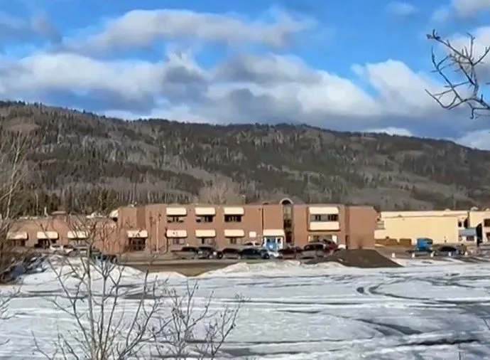 ATAQUE A TIROS: TRAGÉDIA EM ESCOLA NO CANADÁ