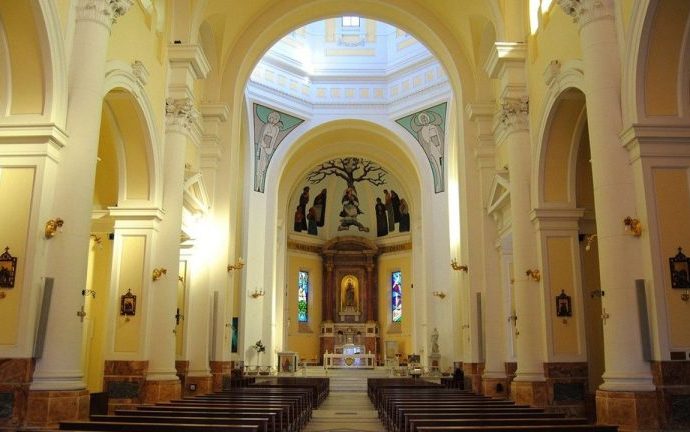 NOSSAS SENHORA REGINA PACIS COMO SIMBOLIZAÇÃO ARQUITETÔNICA