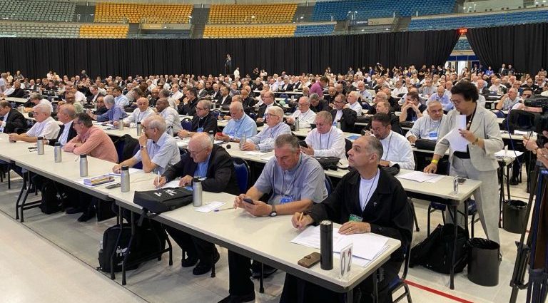 ENCONTROS DE BISPOS: BENEFÍCIOS PARA A SOCIEDADE