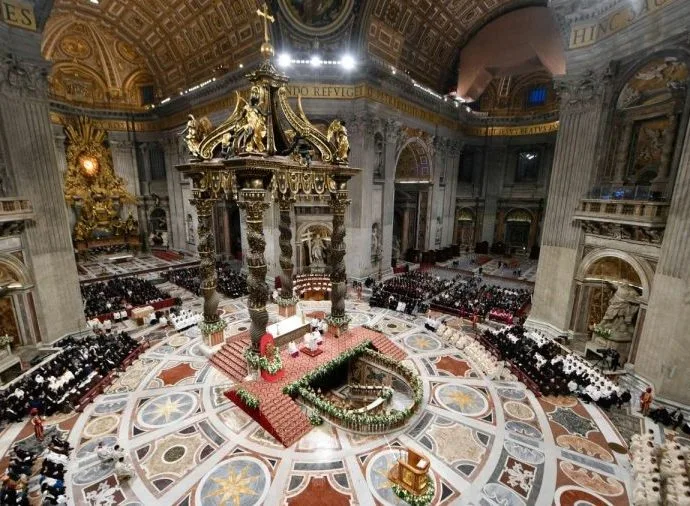 ESPIRITUALIDADE E TECNOLOGIA NA BASÍLICA DE SÃO PEDRO
