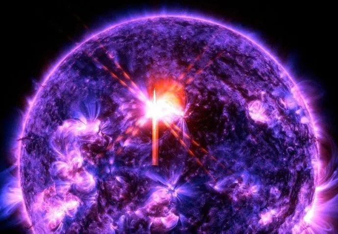 ERUPÇÃO SOLAR: AUMENTO DE ATIVIDADE E SEUS IMPACTOS