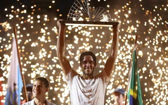 Tomás Martín Etcheverry conquista seu primeiro título da ATP no Rio Open