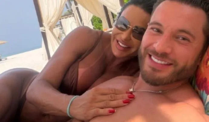 GRACYANNE BARBOSA: ROMANCE NAS MALDIVAS É DESTAQUE