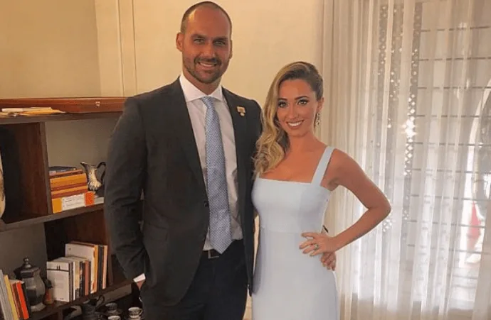 Heloísa Bolsonaro defende esposo após críticas de Nikolas Ferreira
