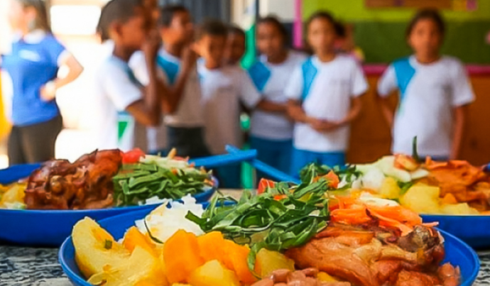 ULTRAPROCESSADOS: PROIBIÇÃO EM ESCOLAS É APROVADA