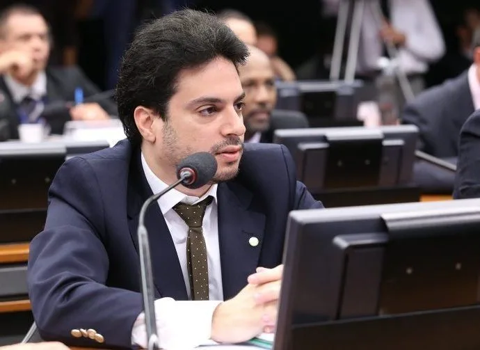 VINICIUS GURGEL: OPERAÇÃO DA PF NO AMAPÁ REVELA DESVIOS