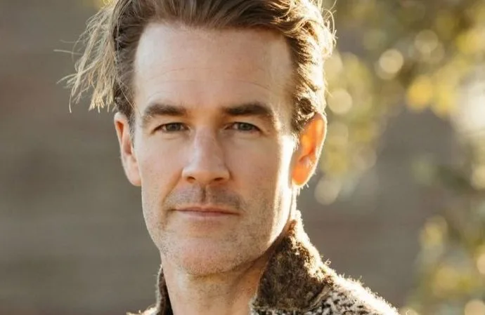 JAMES VAN DER BEEK: REFLEXÕES EM TEMPOS DIFÍCIEIS JAMES VAN DER BEEK: REFLEXÕES EM TEMPOS DIFÍCIEIS