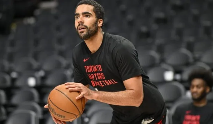 Jontay Porter retoma carreira no basquete ao assinar com Seattle SuperHawks após banimento da NBA