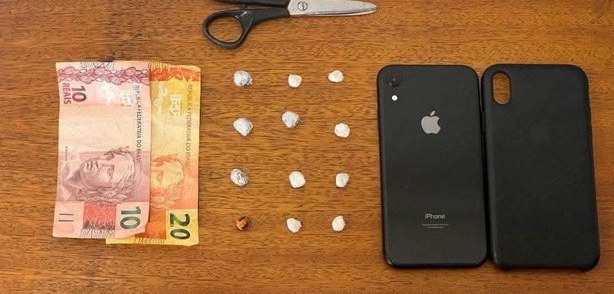 TRÁFICO DE DROGAS: JOVEM É PRESO EM ANDRADINA (SP)