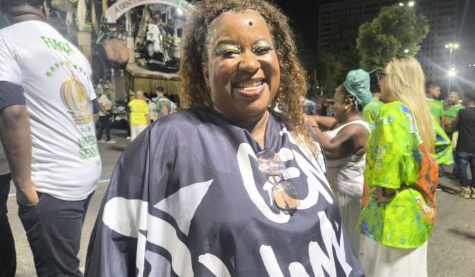 CONCEIÇÃO EVARISTO: UMA RESPOSTA COLETIVA NO CARNAVAL CONCEIÇÃO EVARISTO: UMA RESPOSTA COLETIVA NO CARNAVAL